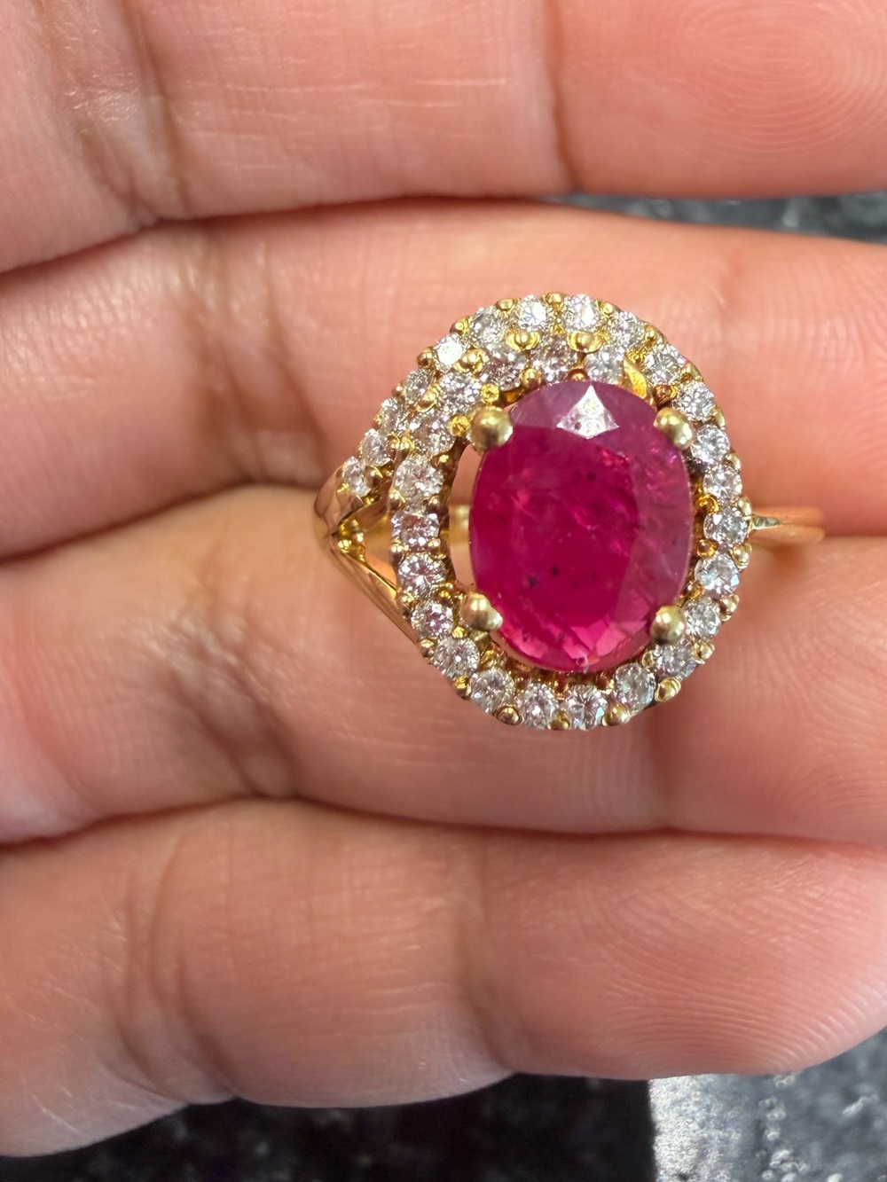 18k natural ruby and diamond ring